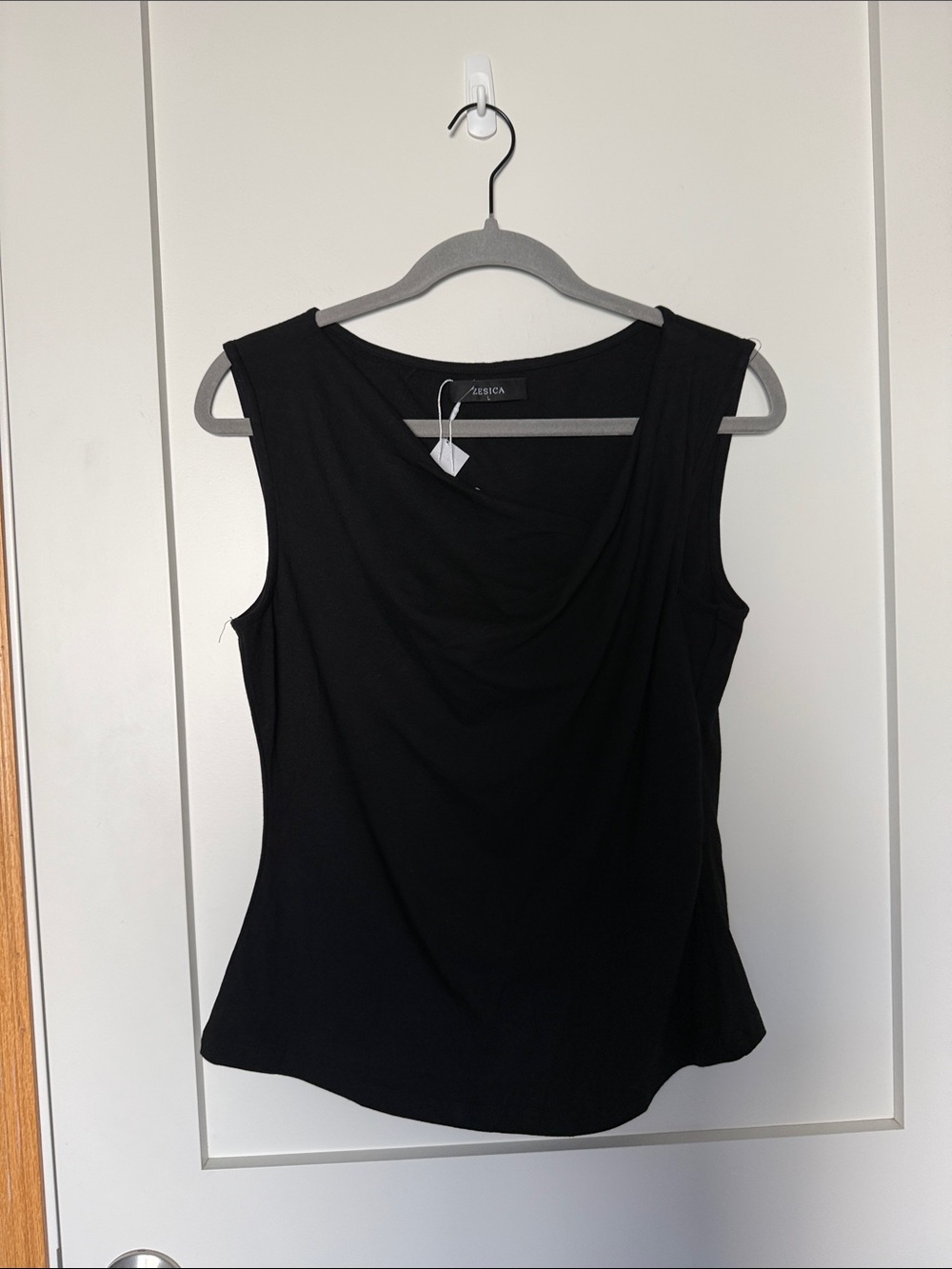 Zesica Black Draped Scoop Neck Sleeveless Tank